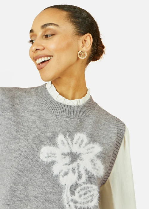 Yumi Grey Knitted Flower Sleeveless Jumper Vest - Large Image 2