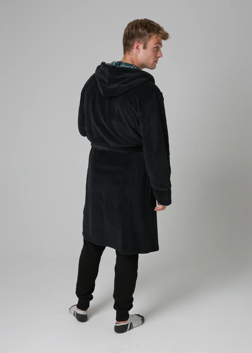 Tokyo Laundry Black Plush Dressing Gown - Medium Image 2