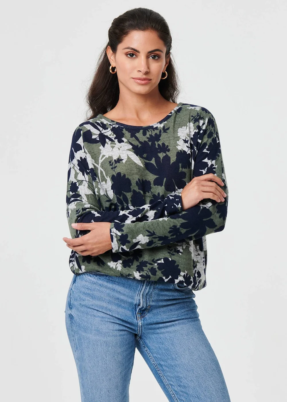 Izabel London Green Leaf Print Long Sleeve Relaxed Top - 8 Image 1