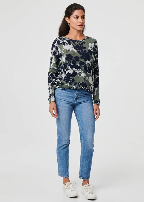 Izabel London Green Leaf Print Long Sleeve Relaxed Top - 8 Image 4