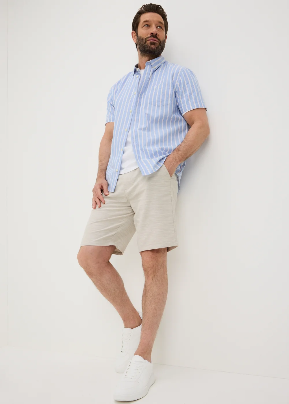 Lincoln Stone Textured Belted Shorts - 32 Image 1