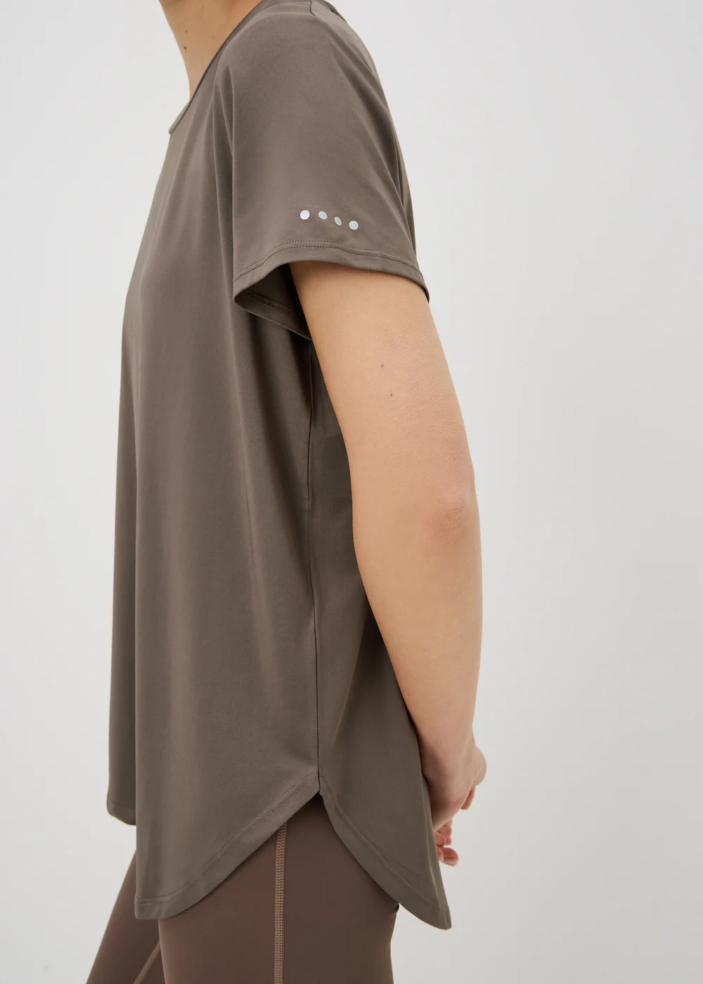 Souluxe Mocha Longline Sports T-Shirt - L Image 2