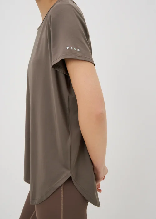 Souluxe Mocha Longline Sports T-Shirt - L Image 2