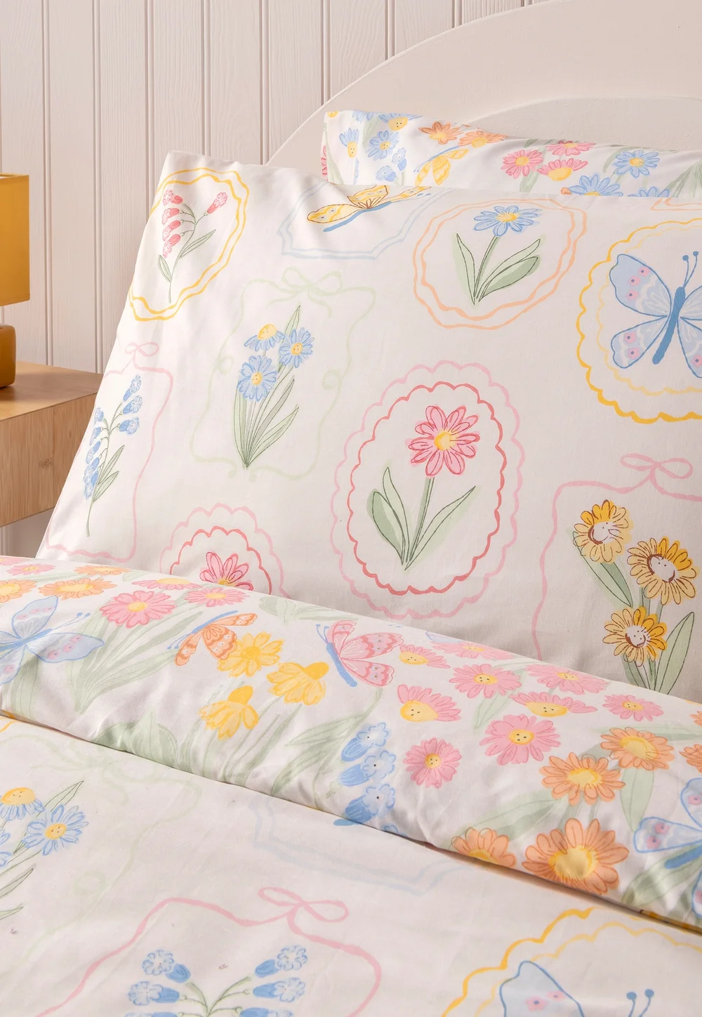 Multicolour Flower Cameo Duvet Set - Single Image 2