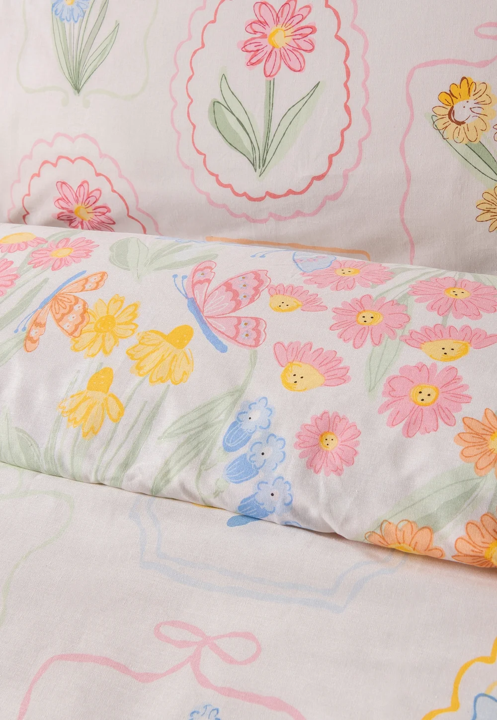 Multicolour Flower Cameo Duvet Set - Single Image 3