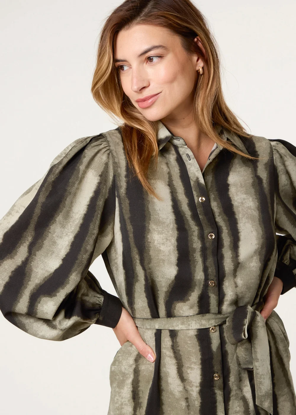 Blue Vanilla Khaki Printed Puff Sleeve Button Through Midi Dress - 8 Image 2