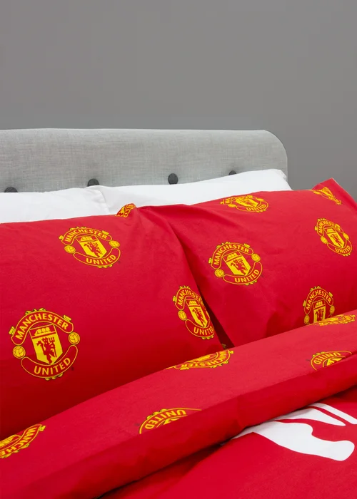Manchester United FC Patch Red Duvet Cover - Single Image 3