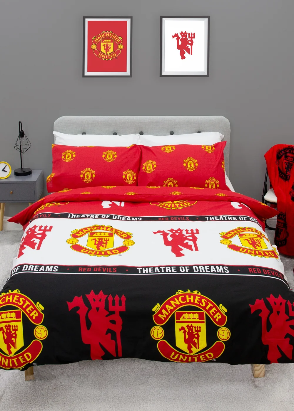 Manchester United FC Patch Red Duvet Cover - Single Image 1
