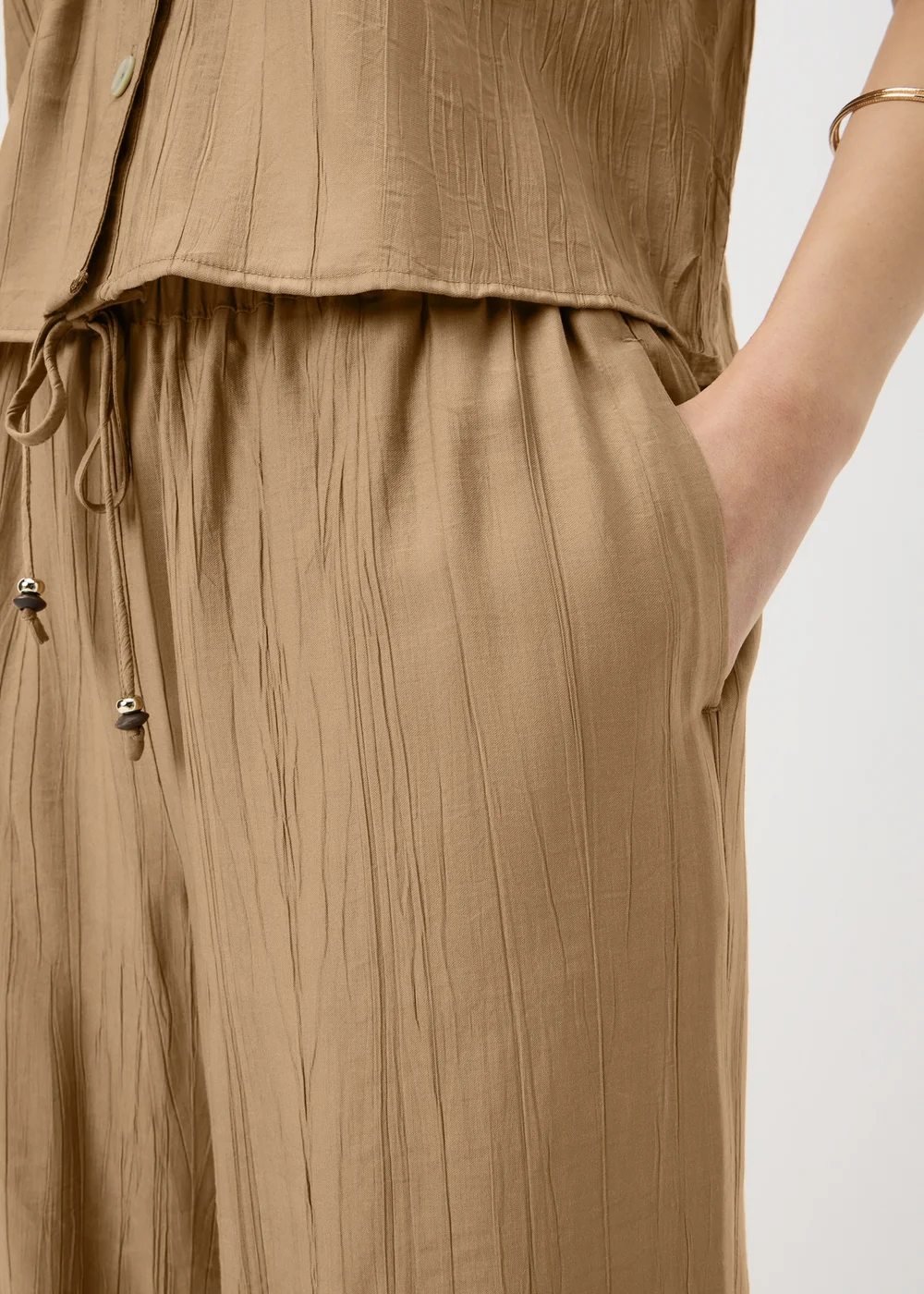 Caramel Crinkle Textured Wide Leg Co Ord Trousers - 8 S Image 3