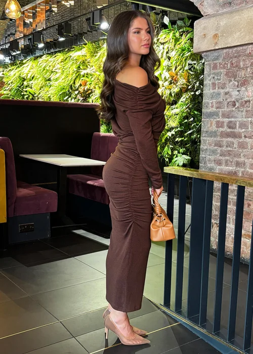 AX Paris Chocolate Knit Off The Shoulder Long Sleeve Midi Dress - 16 Image 4