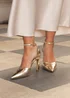 Linzi Moira Gold Faux Leather V Cut Court Heel - Size 4 Image 6