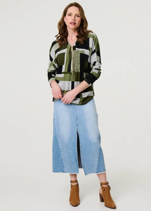 Izabel London Green Geo Print Zip V-Neck Curve Hem Top - 12 Image 4