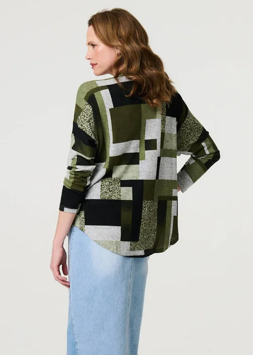 Izabel London Green Geo Print Zip V-Neck Curve Hem Top - 12 Image 2