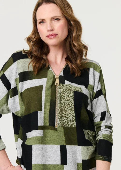 Izabel London Green Geo Print Zip V-Neck Curve Hem Top - 12 Image 3
