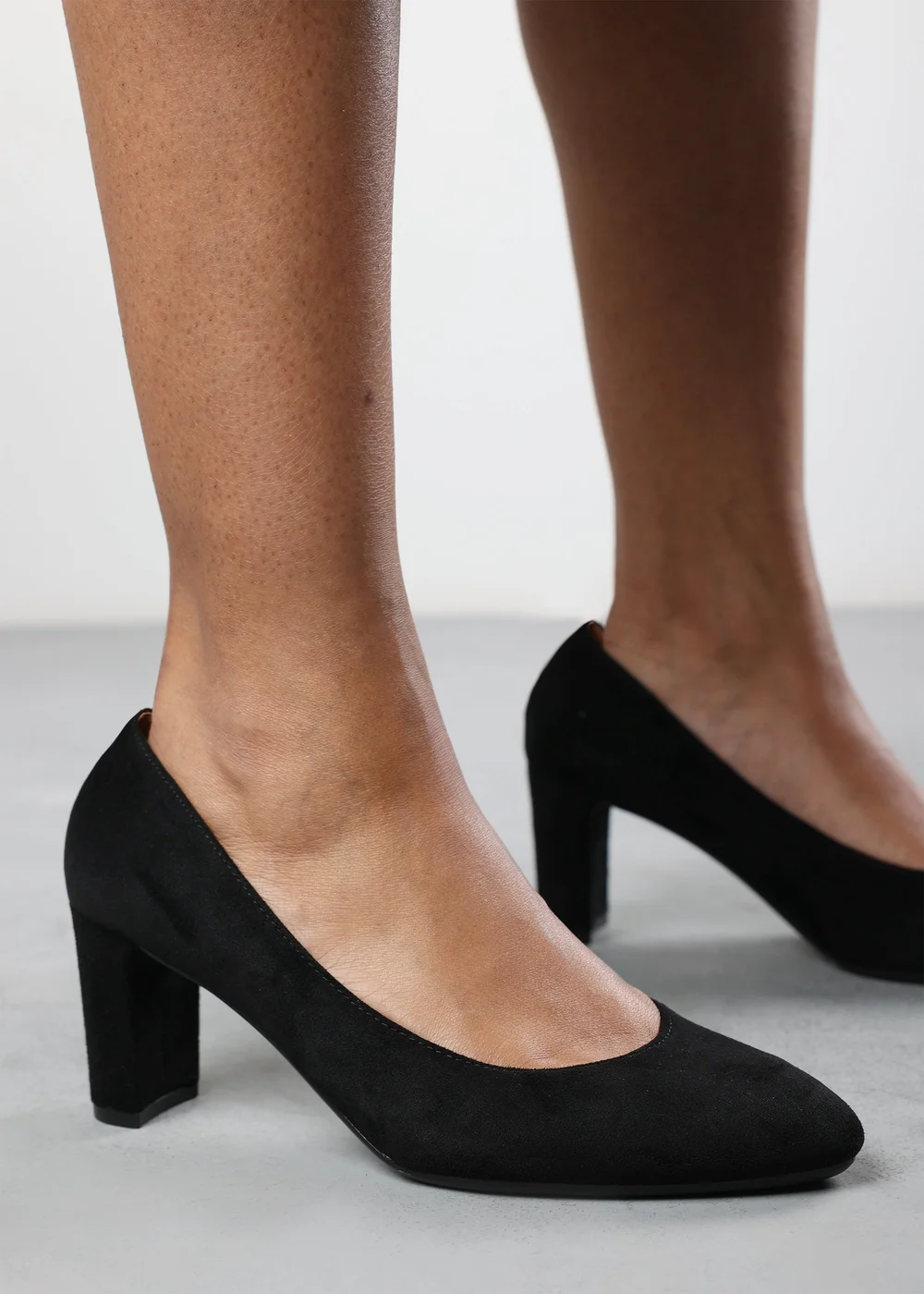 Where's That From Wide-Fit Livia Black Suede Mid Block Heel - Size 5 Image 1