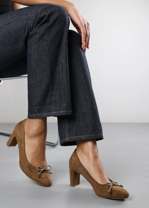 Where's That From Wide-Fit Oceana Khaki Suede Block Heel Pumps - Size 9 Image 1