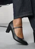 Where's That From Nolan Black PU Block Heel - Size 6 Image 5
