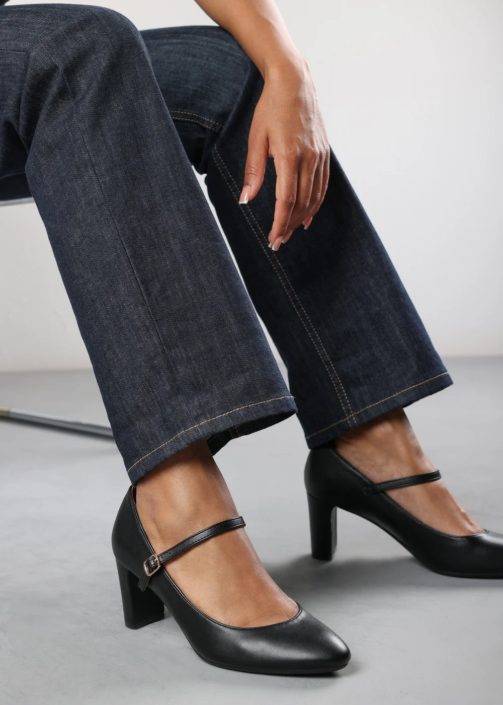 Where's That From Wide Fit Nolan Black PU Block Heel - Size 4 Image 1