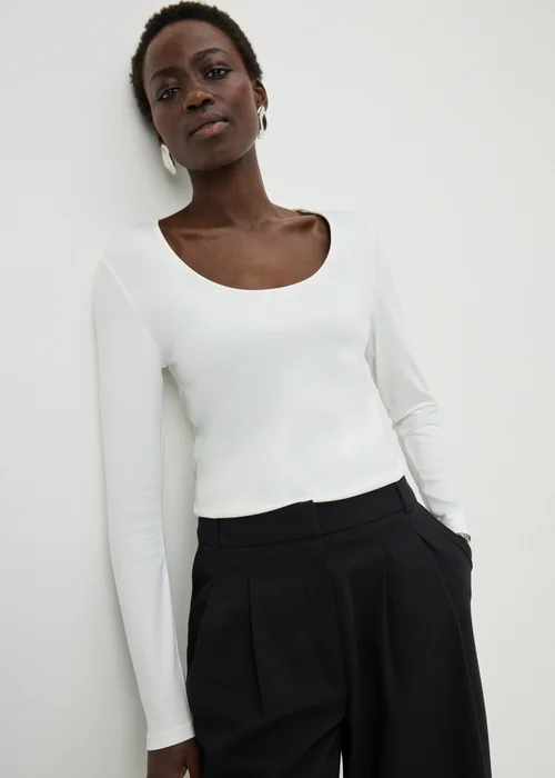 Cream Scoop Neck Long Sleeve Top - Size 8 Image 2