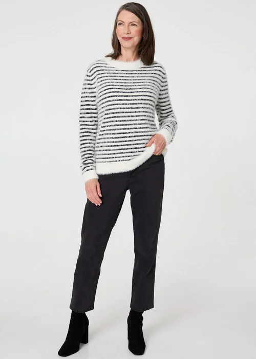 Izabel London White Textured Soft Knit Striped Jumper - M/L Image 4