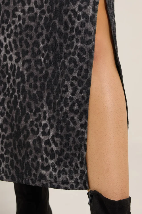 Yours Curve Grey Leopard Print Textured Tube Skirt - Size 20 Image 4