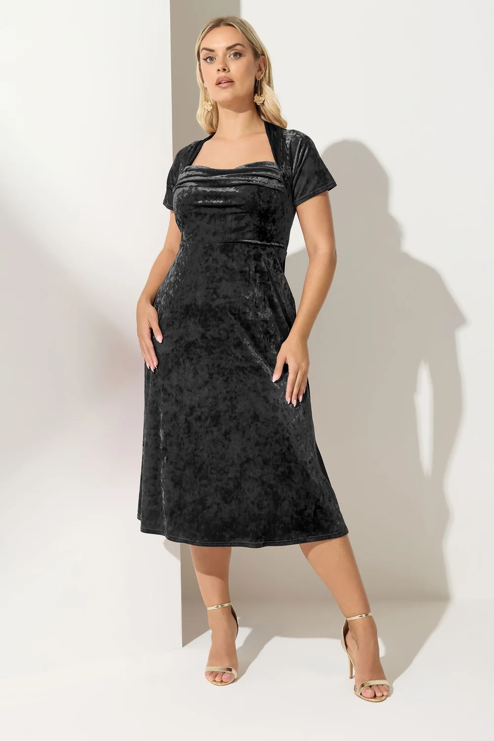 Yours London Curve Black Velvet Square Neck Midi Dress - 30-32 Image 2