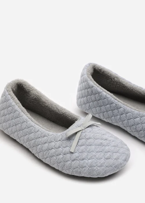 Where's That From Sorelle Light Grey Quilted Ballet Slipper With Bow - Size 5 Image 4