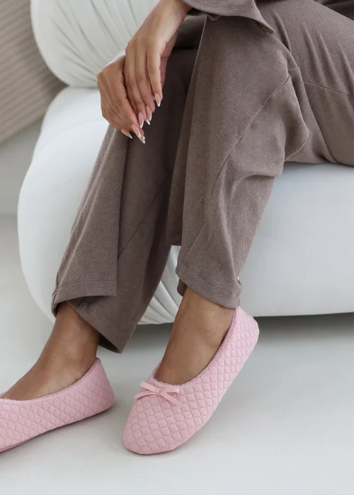 Where's That From Sorelle Pink Quilted Ballet Slipper With Bow - Size 6 Image 1