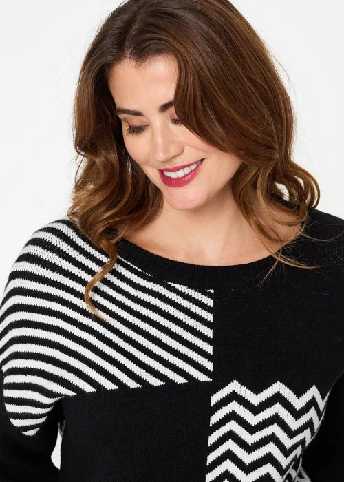 Izabel London Black Geo Print Drop Shoulder Relaxed Jumper - 14 Image 3