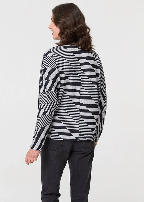 Izabel London Grey Geo Print Long Batwing Sleeve Top - 18 Image 2