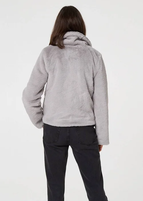 Izabel London Silver Faux Fur Long Sleeve Cropped Jacket - 18 Image 2