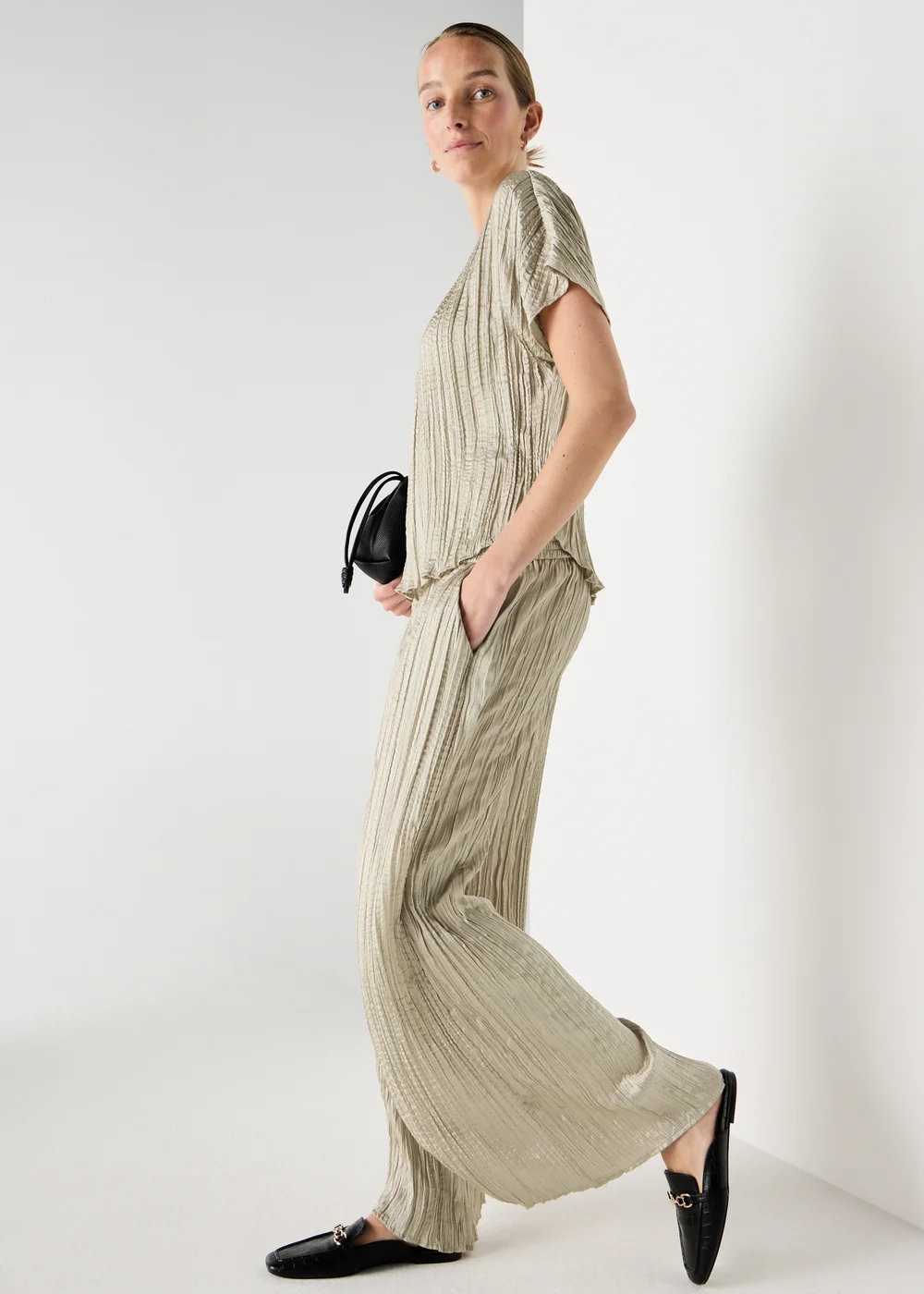 Et Vous Taupe Crinkle Satin Wide Leg Co Ord Trousers - S Image 1