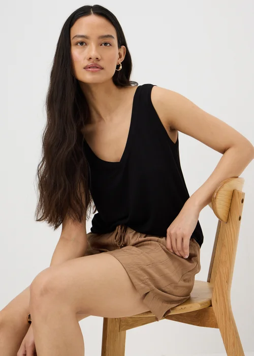 Black V-Neck Vest Top - XL Image 1