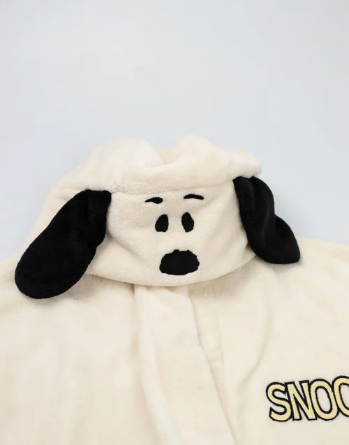 Vanilla Underground Peanuts Snoopy Adults White Hooded Bathrobe - Extra Large Image 3