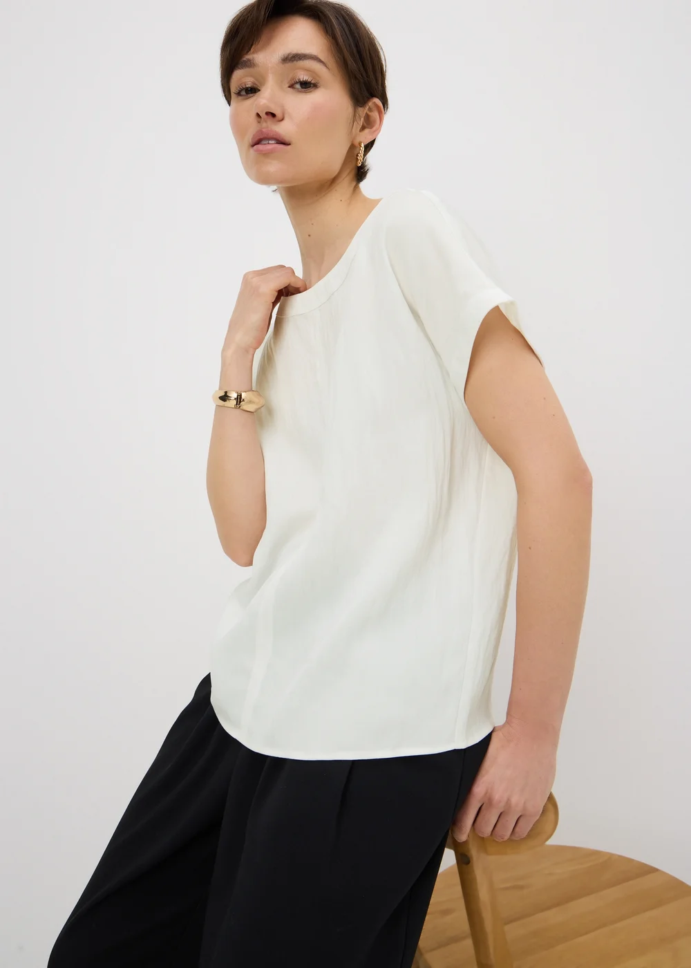 Cream Textured Box Top Blouse - 26 Image 1
