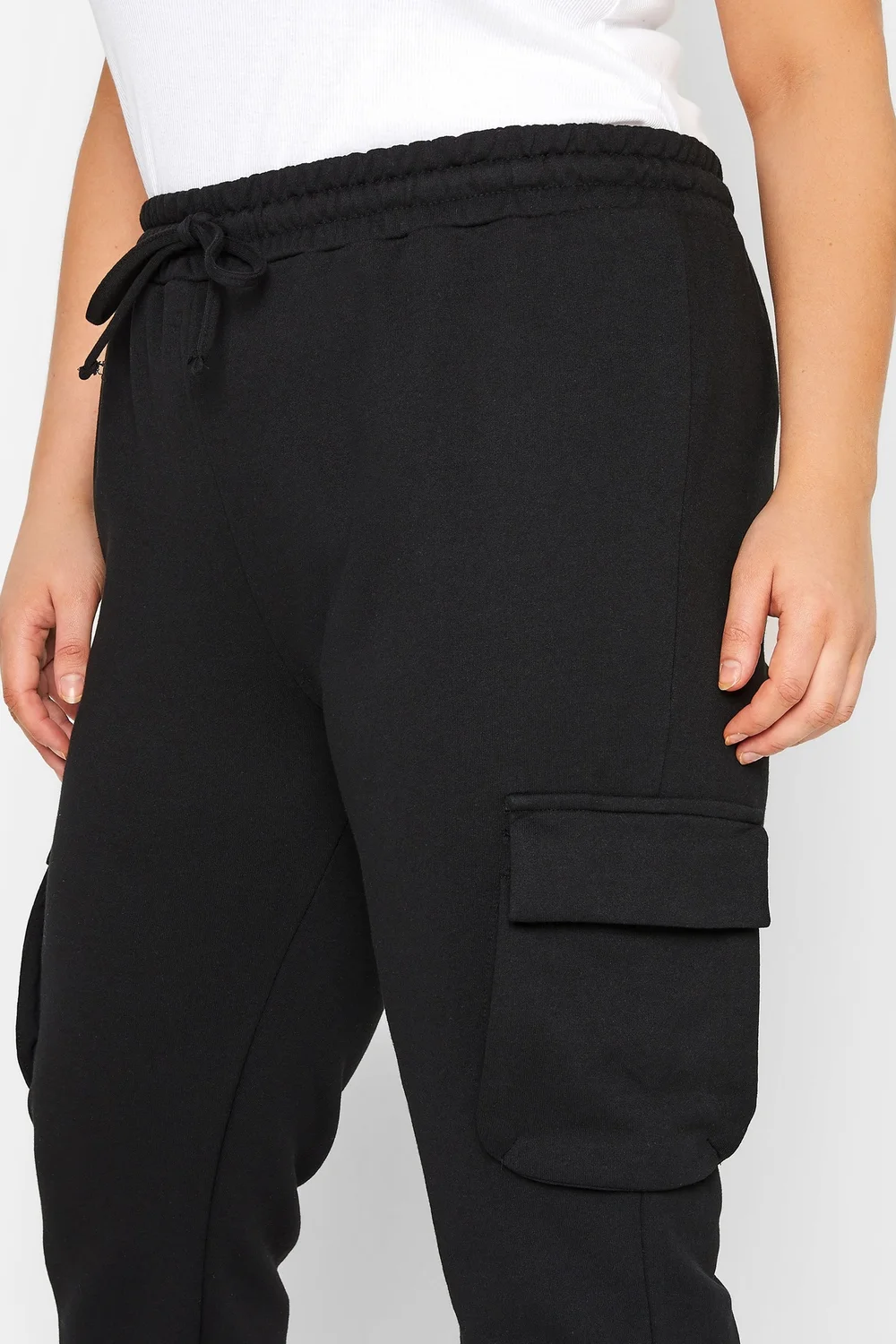 Yours Curve Black Cargo Joggers - 18/L29 Image 3