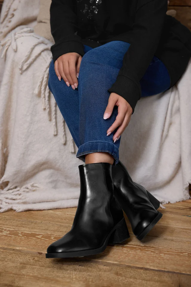 Yours Black Faux Leather Square Toe Chelsea Boots In Extra Wide EEE Fit