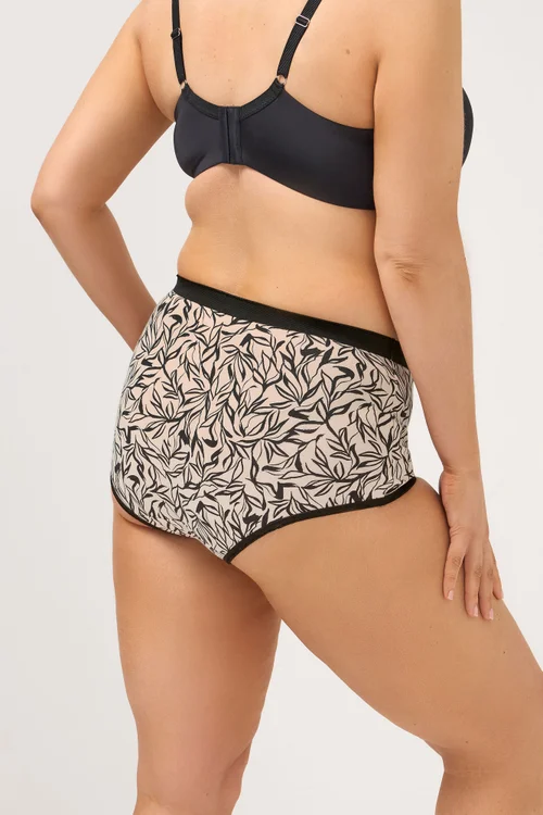 Yours 5 Pack Curve Black Leaf Print Full Briefs - 22-24 Image 3