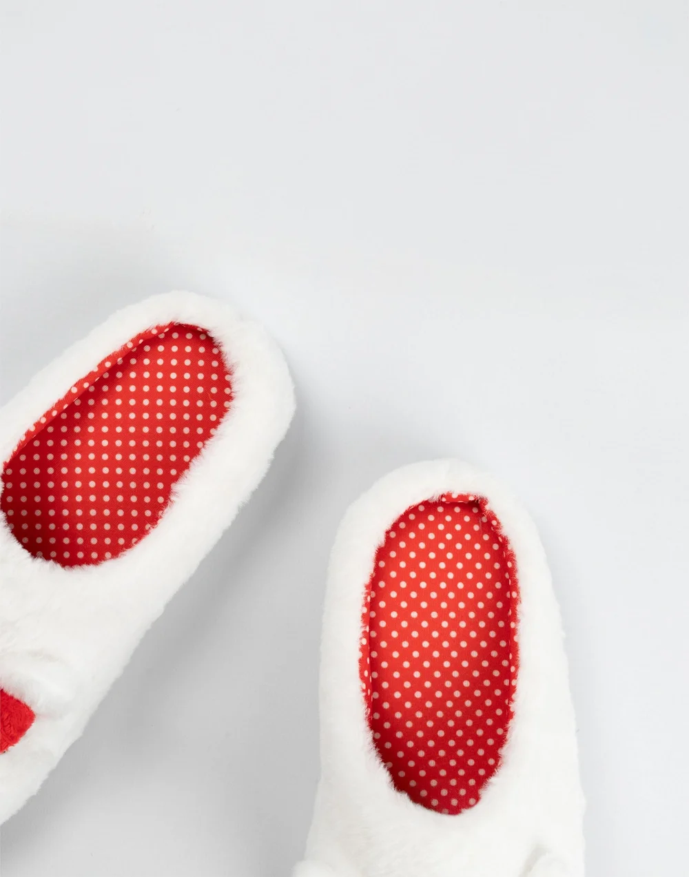 Vanilla Underground Hello Kitty Adult White With Red Accents Mule Slippers - Size 5-6 Image 5