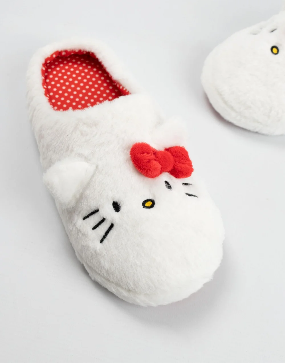Vanilla Underground Hello Kitty Adult White With Red Accents Mule Slippers - Size 5-6 Image 4