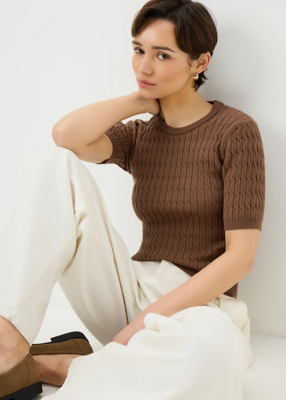 Chocolate Brown Short Sleeve Baby Cable Jumper - Size 8 Image 1