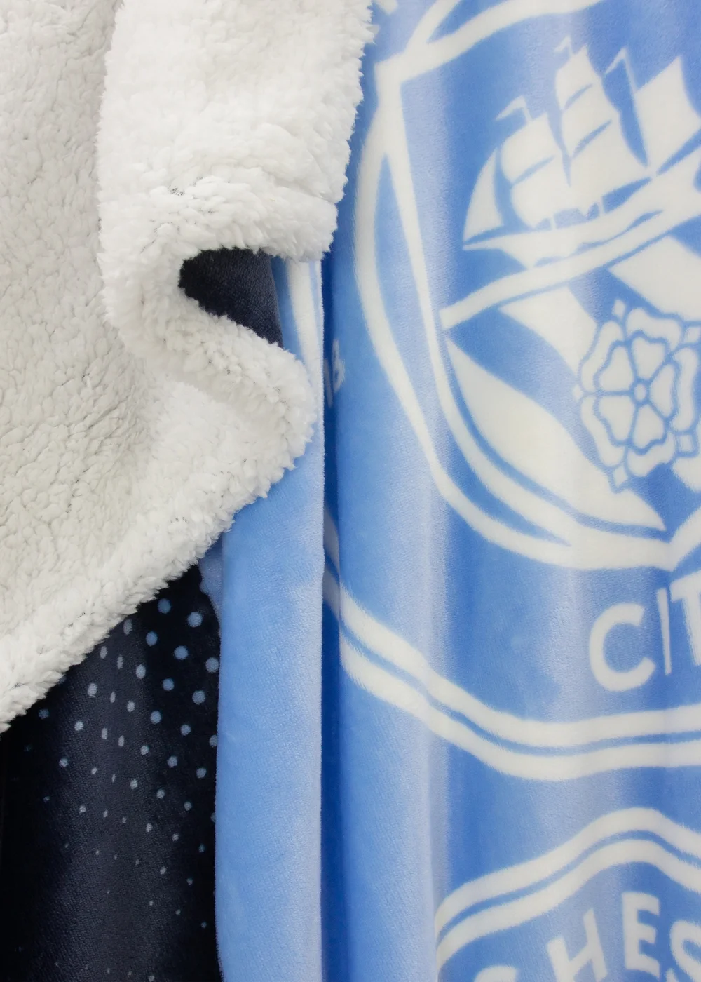 Manchester City Blue Tackle Sherpa Fleece - 120 X 150 Image 2