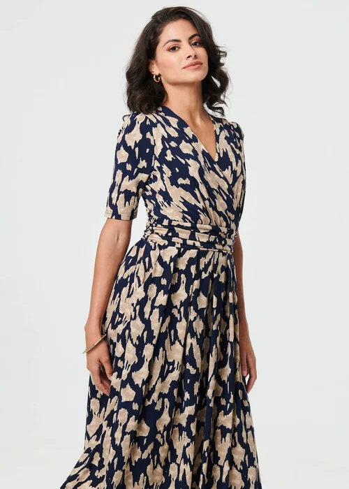 Izabel London Navy Printed Ruched 1/2 Sleeve Midi Dress - 22 Image 4