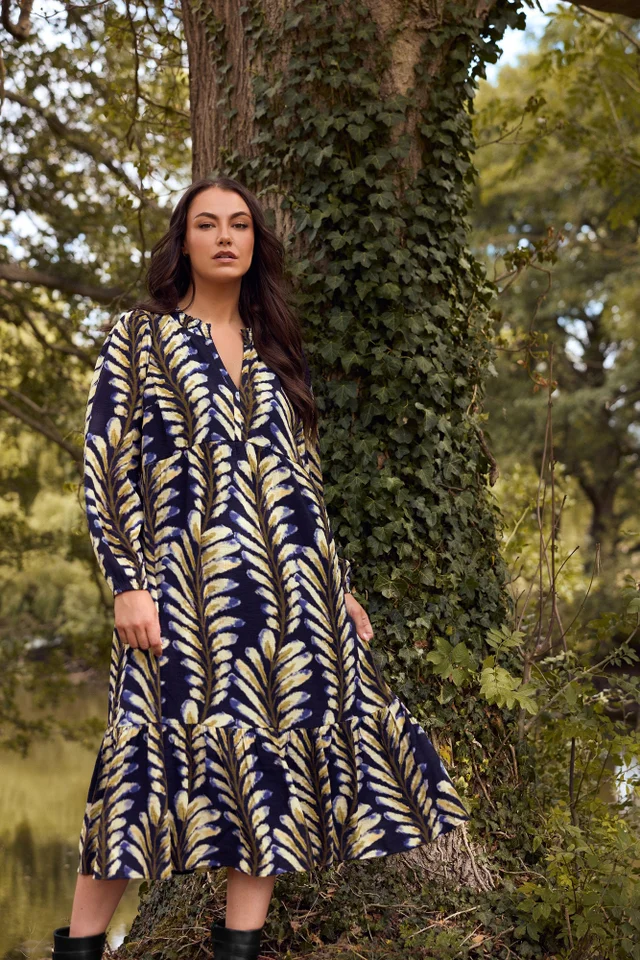 Evans Curve Midnight Blue Leaf Print Tiered Maxi Dress
