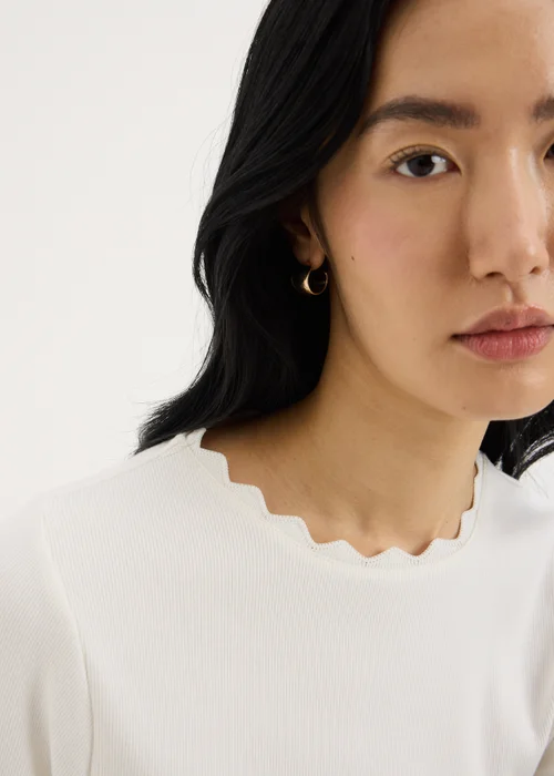 Cream Neck Trim Fitted T-Shirt - Size 8 Image 2