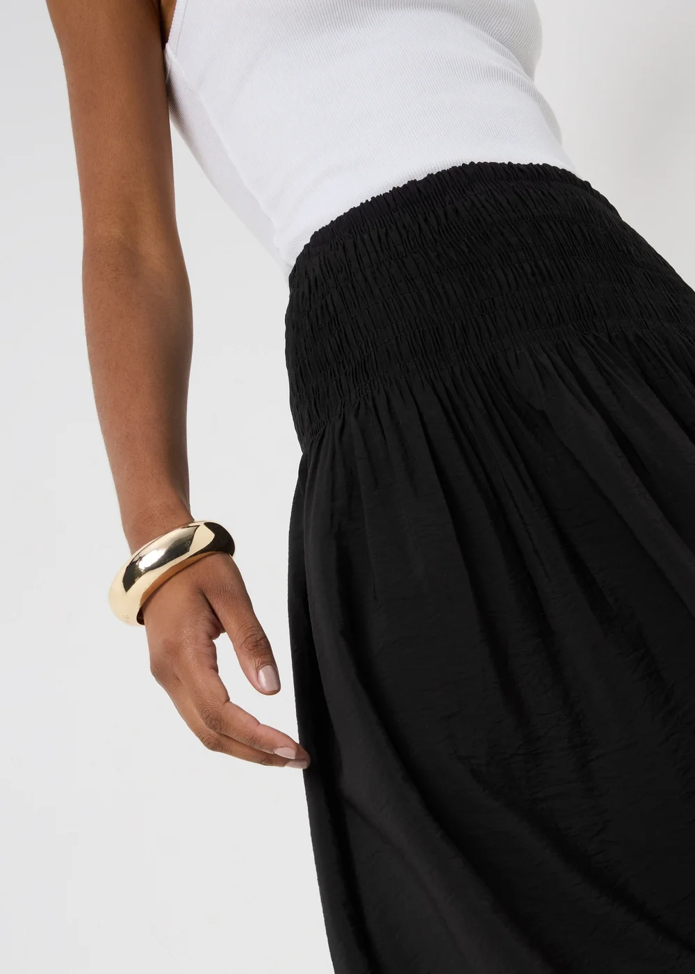 Black Shirred Waist Midaxi Skirt - 24 Image 3
