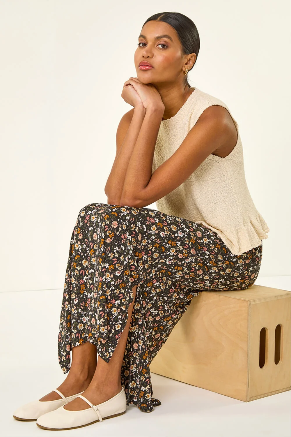 Roman Pink Ditsy Floral Stretch Maxi Skirt - Size 16 Image 2