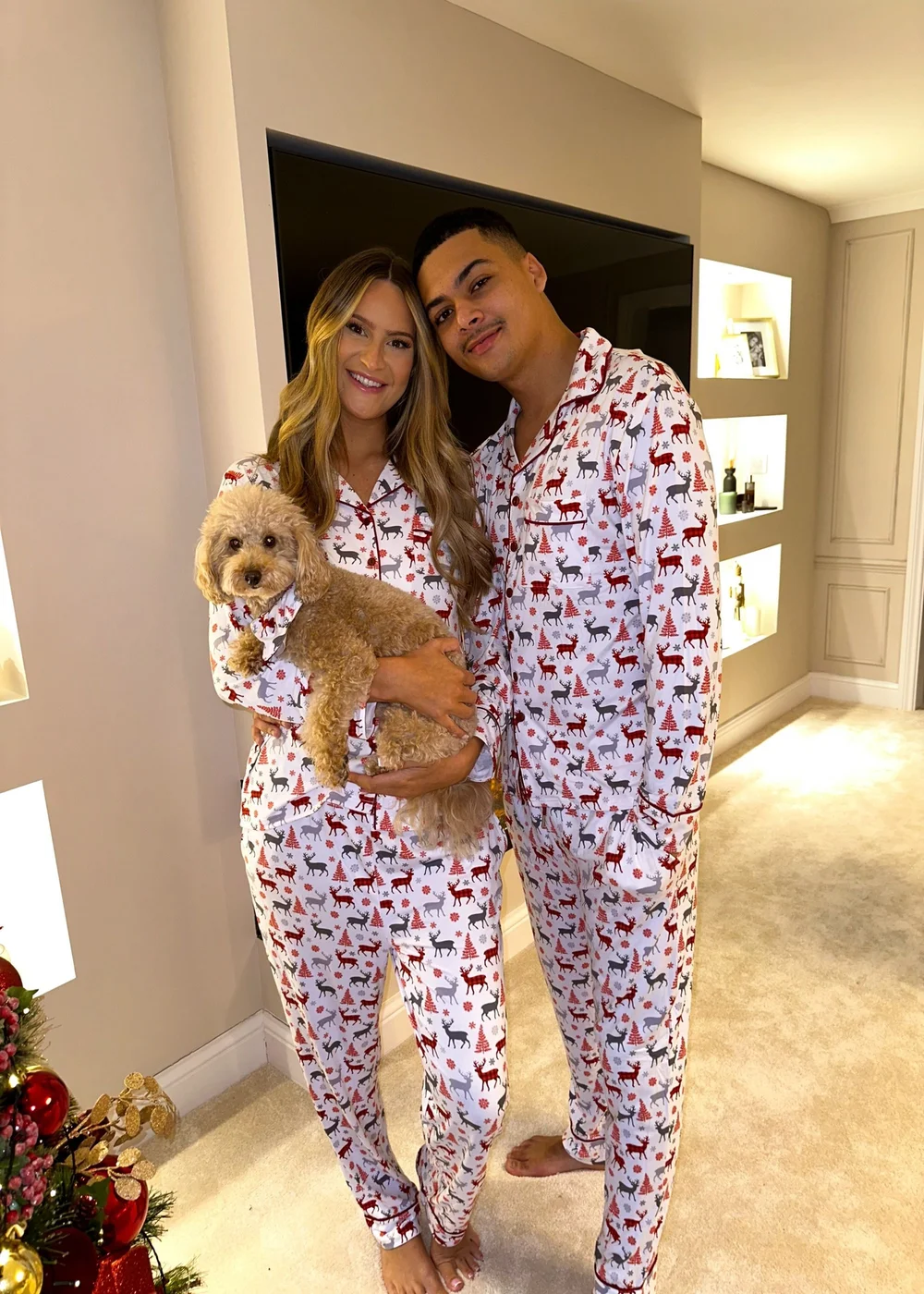 My Christmas Pyjamas White Christmas Kisses Two-Piece Long Matching Pyjama Set - XL Image 3