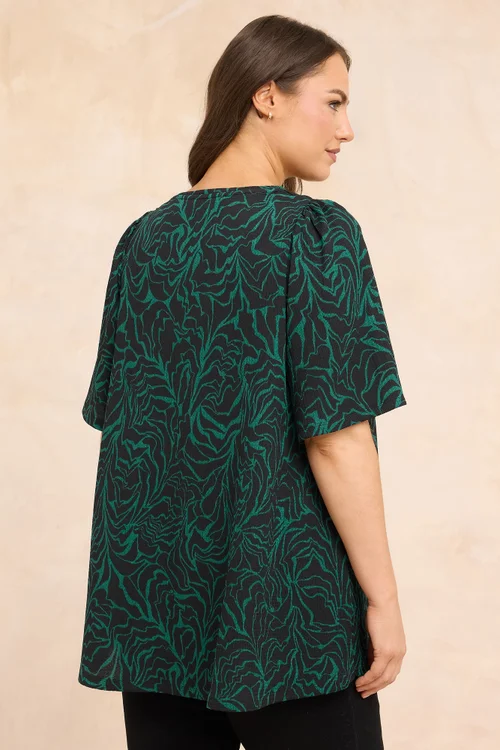 Evans Curve Green Abstract Print Pleat Front Crinkle Top - Size 18 Image 3