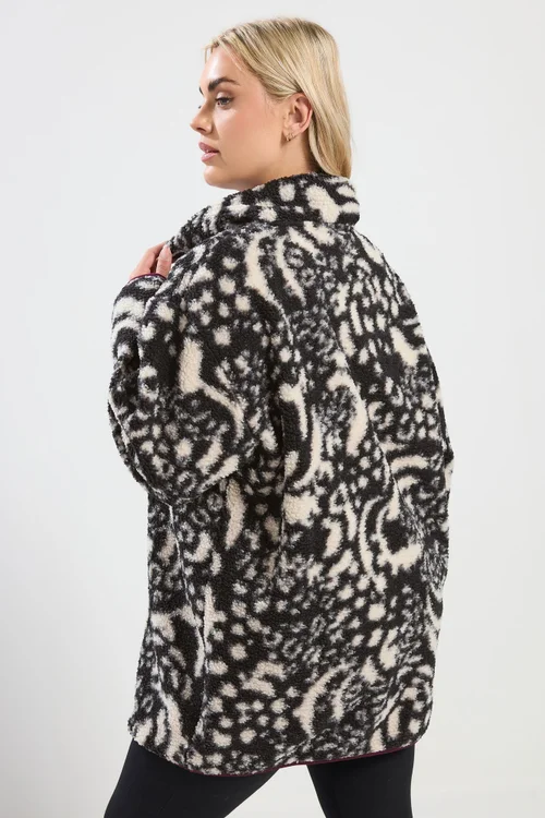 Yours Curve Black Animal Print Borg Fleece - 16 Image 3